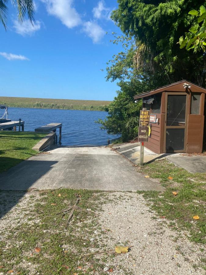 Log Harbor Cabins Okeechobee Bagian luar foto